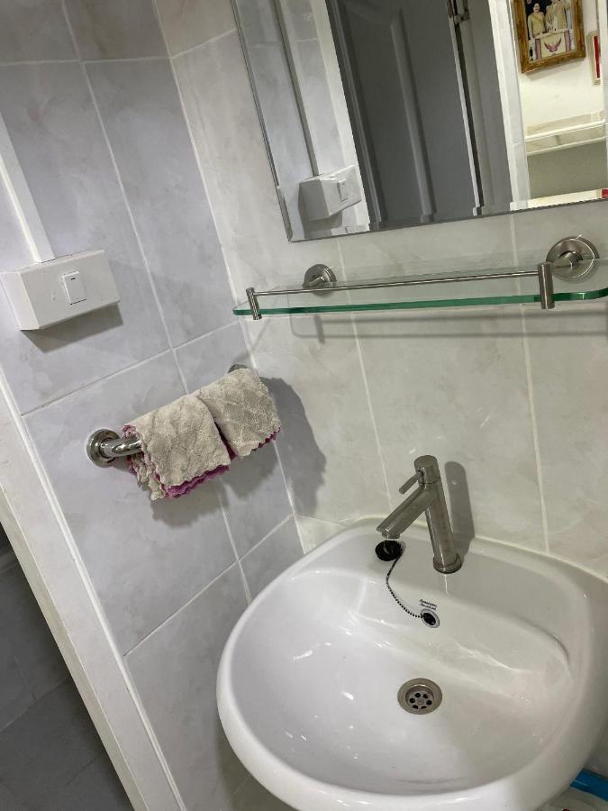 Apartment A4 Dindaeng Μπανγκόκ Εξωτερικό φωτογραφία